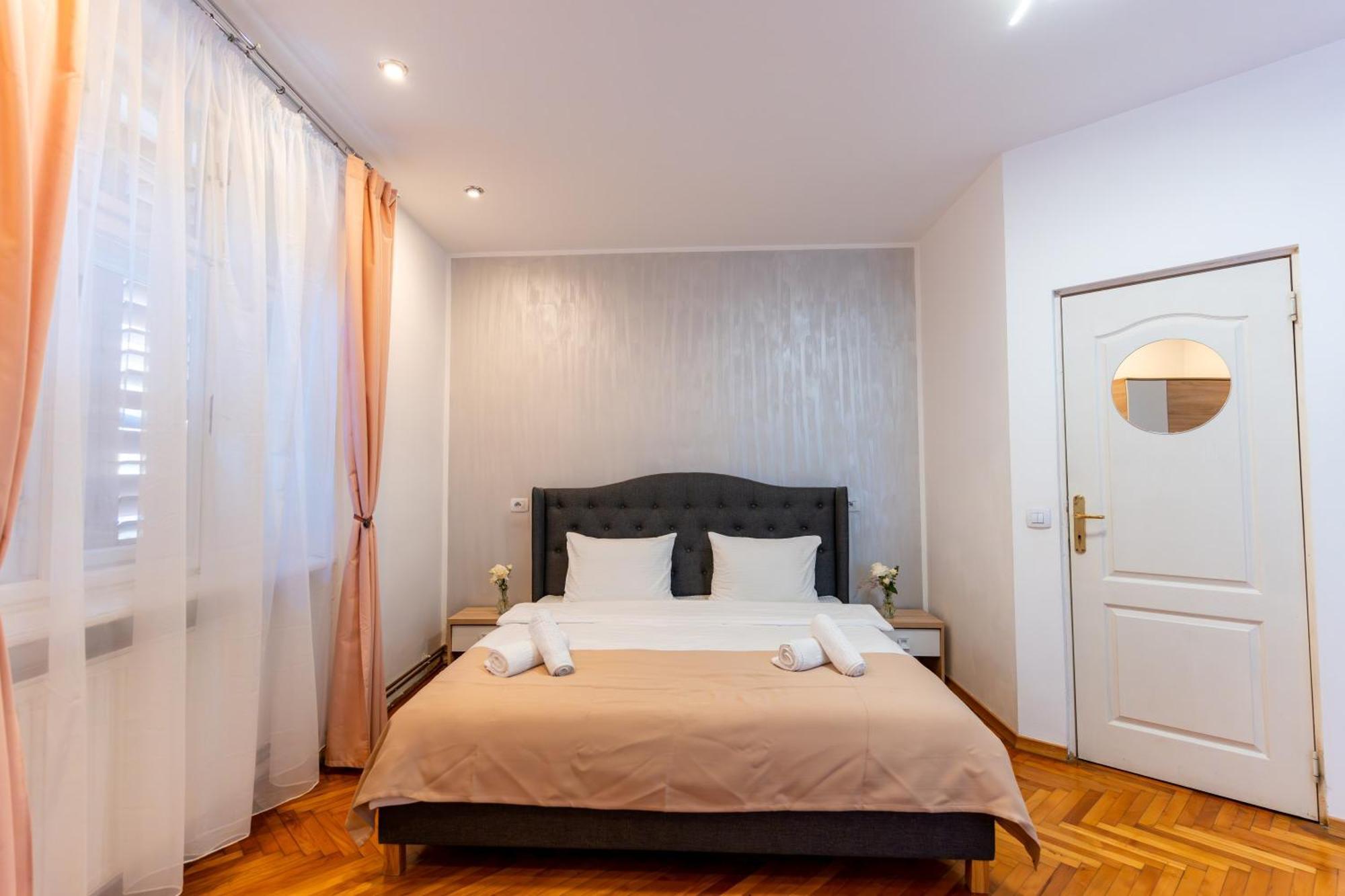 Crisan Residence - Vila Crisan Braşov Esterno foto